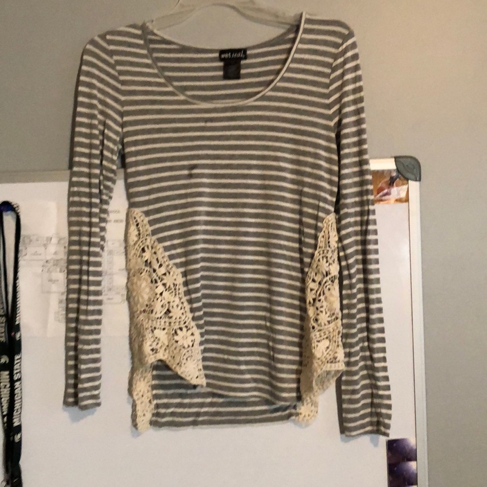 Long sleeve t-shirt